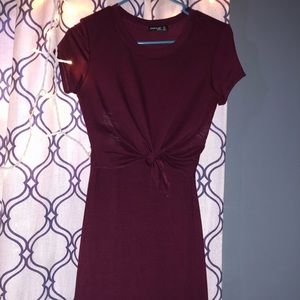 Tight dress with cropped T-shirt